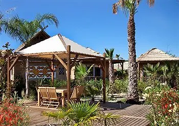 Best Holiday Hotel *